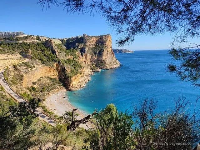 Ruta de los Acantilados: Cala del Moraig – Cala Llebeig (Benitatxell)